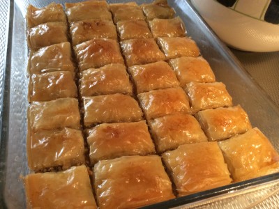 Baklava<div class='yasr-stars-title yasr-rater-stars'
                          id='yasr-visitor-votes-readonly-rater-f369e28276a7c'
                          data-rating='3.1'
                          data-rater-starsize='16'
                          data-rater-postid='1071'
                          data-rater-readonly='true'
                          data-readonly-attribute='true'
                      ></div><span class='yasr-stars-title-average'>3.1 (23)</span>