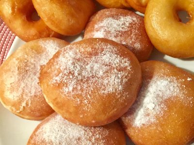 Donuts / berlijnse bollen<div class='yasr-stars-title yasr-rater-stars'
                          id='yasr-visitor-votes-readonly-rater-68c0686e21ed9'
                          data-rating='3.3'
                          data-rater-starsize='16'
                          data-rater-postid='1456'
                          data-rater-readonly='true'
                          data-readonly-attribute='true'
                      ></div><span class='yasr-stars-title-average'>3.3 (14)</span>