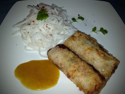 Vietnamese loempia’s (springrolls) met rijstnoedels en curry<div class='yasr-stars-title yasr-rater-stars'
                          id='yasr-visitor-votes-readonly-rater-86abf5b6a1107'
                          data-rating='4'
                          data-rater-starsize='16'
                          data-rater-postid='1691'
                          data-rater-readonly='true'
                          data-readonly-attribute='true'
                      ></div><span class='yasr-stars-title-average'>4 (6)</span>