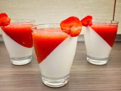Panna cotta met aardbeien saus<div class='yasr-stars-title yasr-rater-stars'
                          id='yasr-visitor-votes-readonly-rater-a62b161b33d62'
                          data-rating='3.2'
                          data-rater-starsize='16'
                          data-rater-postid='1992'
                          data-rater-readonly='true'
                          data-readonly-attribute='true'
                      ></div><span class='yasr-stars-title-average'>3.2 (5)</span>